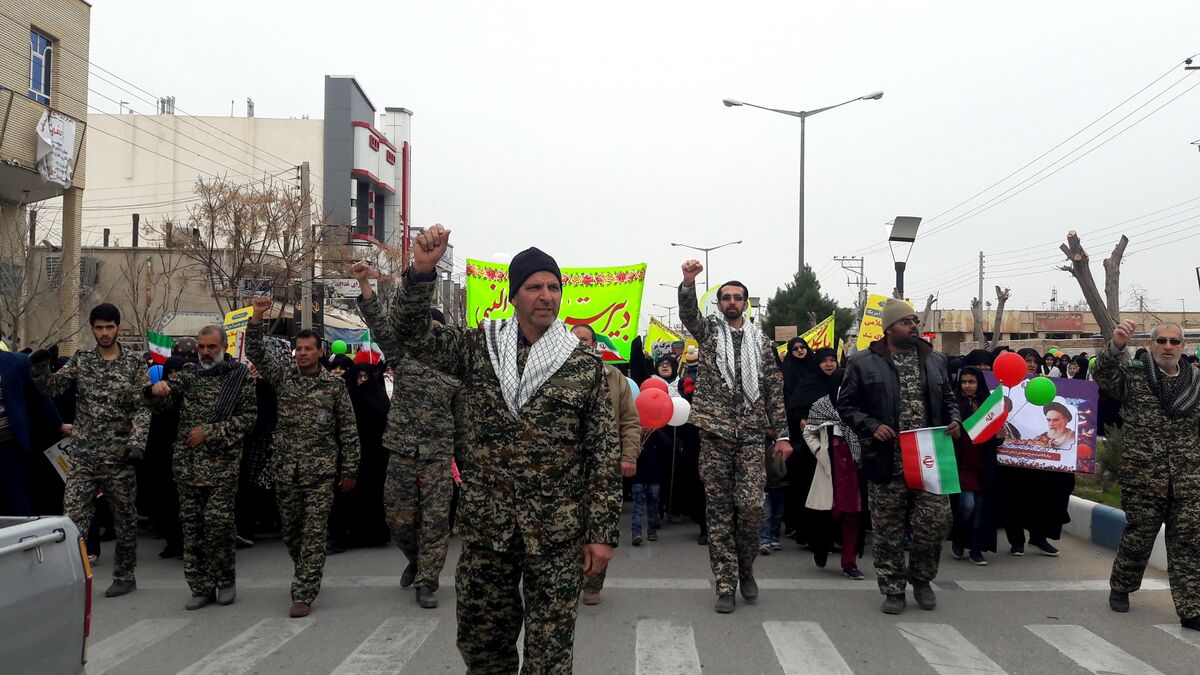 حضور با صلابت مردم بشرویه در راهپیمایی ۲۲ بهمن +تصاویر