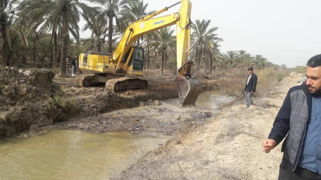 اجرای عملیات پاکسازی و لایروبی رودخانه گیداری شهرستان شادگان