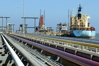 نیم میلیارد دلار نفت تحریم‌شده ونزوئلا روی دریا سرگردان است