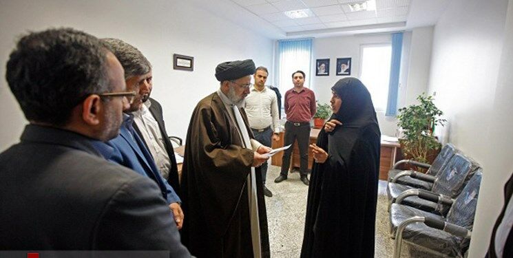 ریس قوه قضائیه از بخش‌های مختلف دادسرای ناحیه ۱۰ تهران بازدید کرد