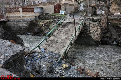 تخریب پلهای غیر مجار بر روی رودخانه زشک