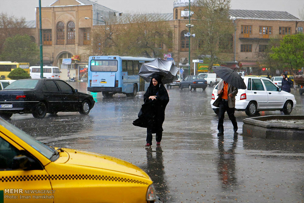  هوای همدان امروز بارانی است