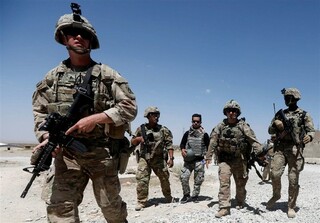 تلاش سناتورهای آمریکایی برای ادامه حضور دستکم ۱۰ هزار نظامی در افغانستان