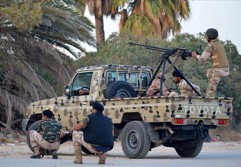  تحولات نظامی لیبی| جنگ تعقیب و گریز میان نیروهای "حفتر" و الوفاق در اطراف فرودگاه طرابلس
