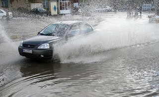 ۷۴ مورد آبگرفتگی و گیرکردن خودرو داخل آب در مشهد