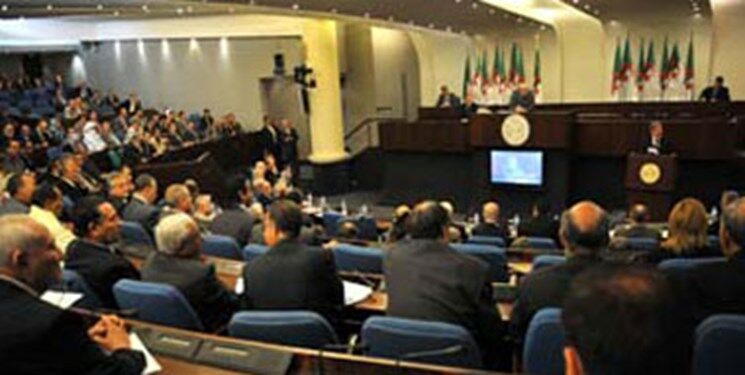 پارلمان الجزائر "عبدالقادر بن صالح" را رئیس‌جمهور موقت انتخاب کرد

