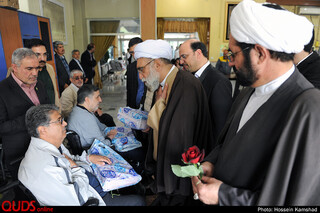 بازدید تولیت آستان قدس رضوی از جانبازان آسایشگاه امام خمینی
