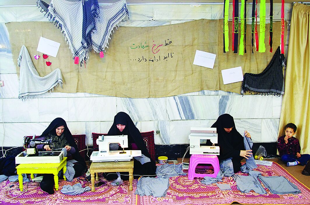 راه‌اندازی اردوی جهادی تولید پوشاک توسط بانوان مشهدی