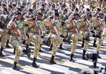 مراسم رژه نیروهای مسلح در استان قزوین برگزار شد
