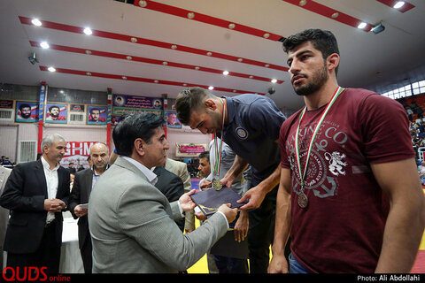 مسابقات کشتی با چوخه قهرمانی کشور در مشهد