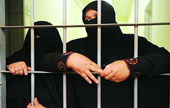 روایت خواهر یک فعال زن عربستانی از شکنجه و آزار جنسی زنان در زندان‌های آل‌سعود

