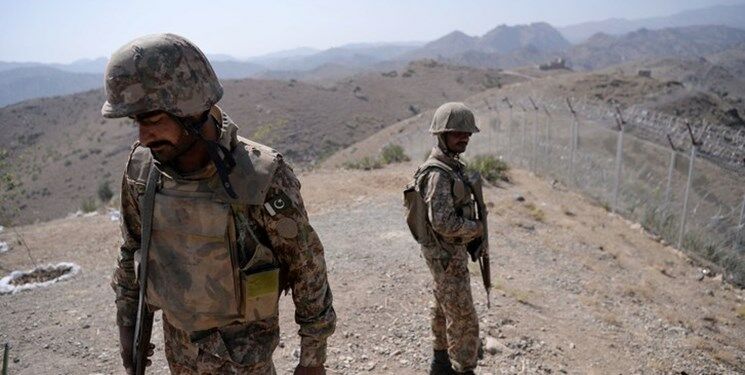 حصارکشی مرز پاکستان و ایران کلید خورد؛ تکمیل طرح طی ۴ سال

