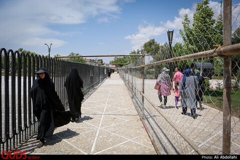 شهرداری مشهد به تازگی اقدام به ساخت منطقه رو به روی آرامگاه فردوسی کرده است و تا پایان پروژه ساخت راه جدیدی جهت رفت و آمد ایجاد نموده است.