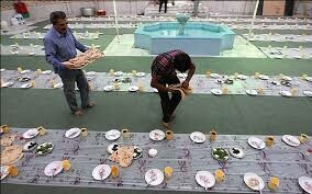 اجرای طرح "سفره‌های ساده افطاری" در مشهد مقدس