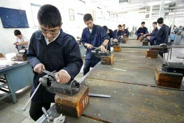 اجرای طرح ملی آموزش حرفه های مهارتی در ۲۱۰ دبیرستان خراسان رضوی