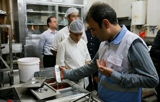 معدم سازی ۲۴ هزارکیلو گرم مواد غذایی فاسد در خراسان رضوی