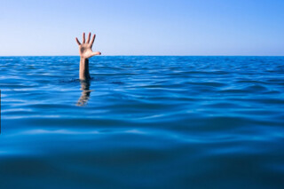 غرق شدن جوان ۱۸ ساله در سواحل شهرستان لاهیجان