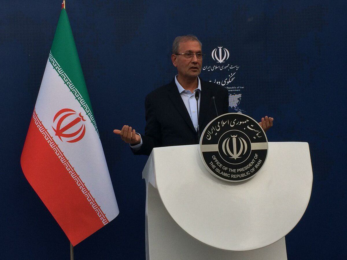 آمریکا به دنبال القاء دو دولتی در ایران است