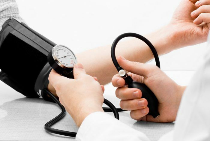 اندازه‌گیری فشار خون ۶۰ درصد گروه هدف در اسدآباد