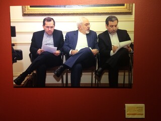 افتتاح نمایشگاه خیریه عکس  «فوتو دیپلمات» با حضور ظریف در موزه ملک