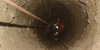 نجات ۲ فرد گرفتار از عمق چاه در حومه مشهد