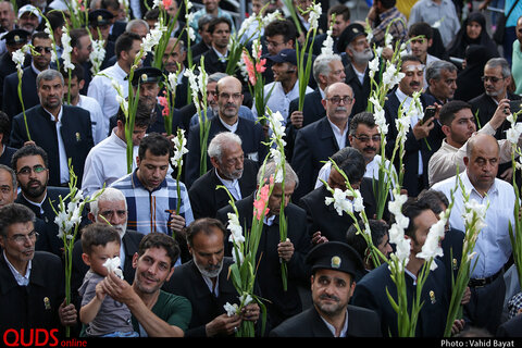 گلباران حرم مطهر رضوی در شب میلاد امام رضا علیه السلام