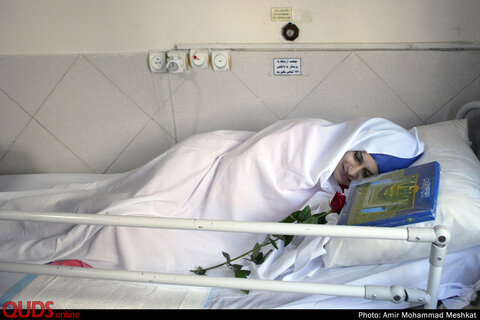 عیادت خدام آستان قدس رضوی از بیماران بیمارستان بنت الهدی و پاستور