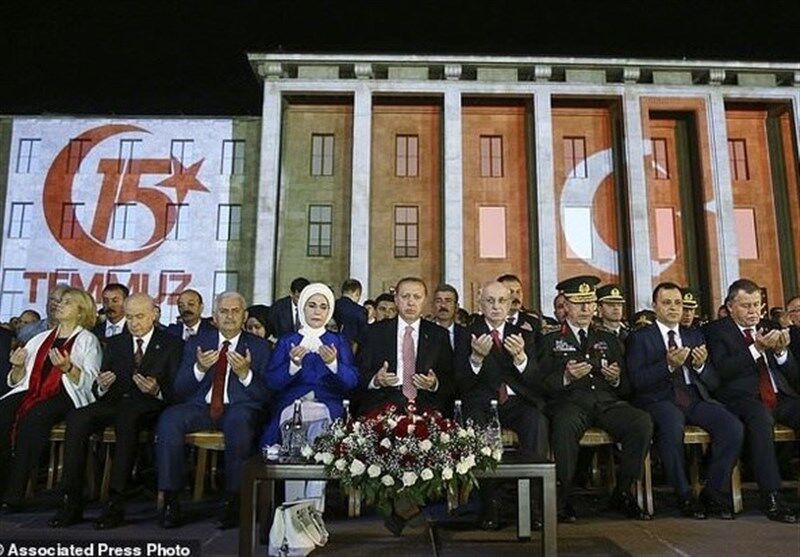 اردوغان و آکپارتی٬ سه سال پس از کودتا
