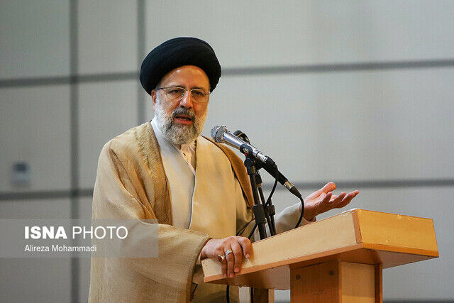 حضور رئیس قوه قضائیه در نماز جمعه مشهد