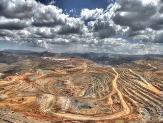 آذربایجان بهشت سرمایه‌گذاران معدنی؛ در دل کوه‌های غرب ارز خوابیده است 