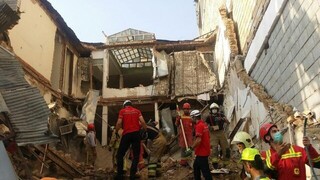 ۳ کشته در ریزش ساختمان در خیابان ظفر تهران