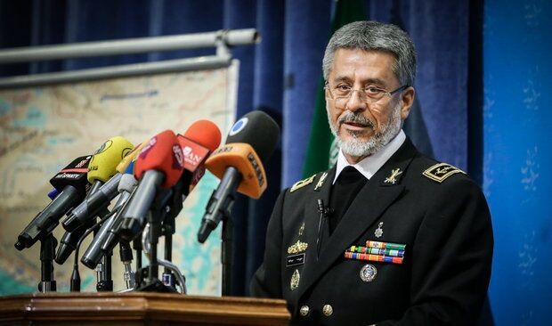 دریادار سیاری: توان دفاعی جمهوری اسلامی در جهان قابل محاسبه است
