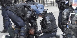 تظاهرات در فرانسه به خشونت کشیده شد/ 35 نفر دستگیر شدند