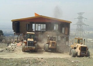 ۱۰ ویلای غیرمجاز شهرستان لاهیجان تخریب شد
