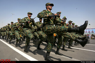 امروز نیروهای مسلح به عنوان سرباز ولی امر مسلمین پای آرمان‌های انقلاب اسلامی ایستاده‌اند