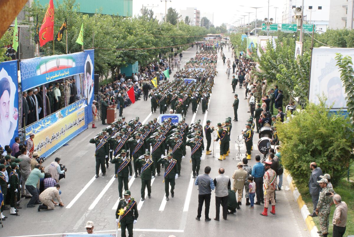 مراسم رژه نیروهای مسلح در خراسان شمالی برگزار شد
