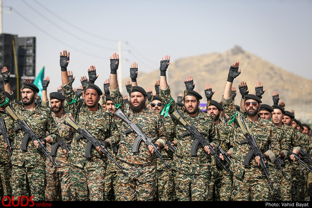 رژه نیروهای مسلح در مشهد