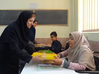 توزیع ۵۰۰ بسته لوازم التحریر در بین دانش آموزان خراسان شمالی 