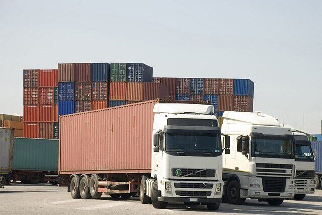 صادرات ۸۰۹ هزار تن کالا از پایانه مرزی دوغارون به افغانستان
