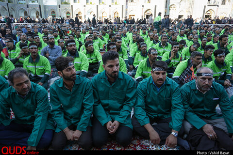 آیین بدرقه خادمان و زائران اربعین حسینی در حرم مطهر رضوی