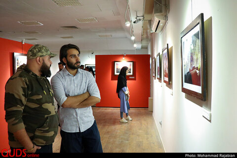 افتتاح نمایشگاه گروهی عکس «چهارده، پنجاه و دو» در نگارخانه رضوان مشهد