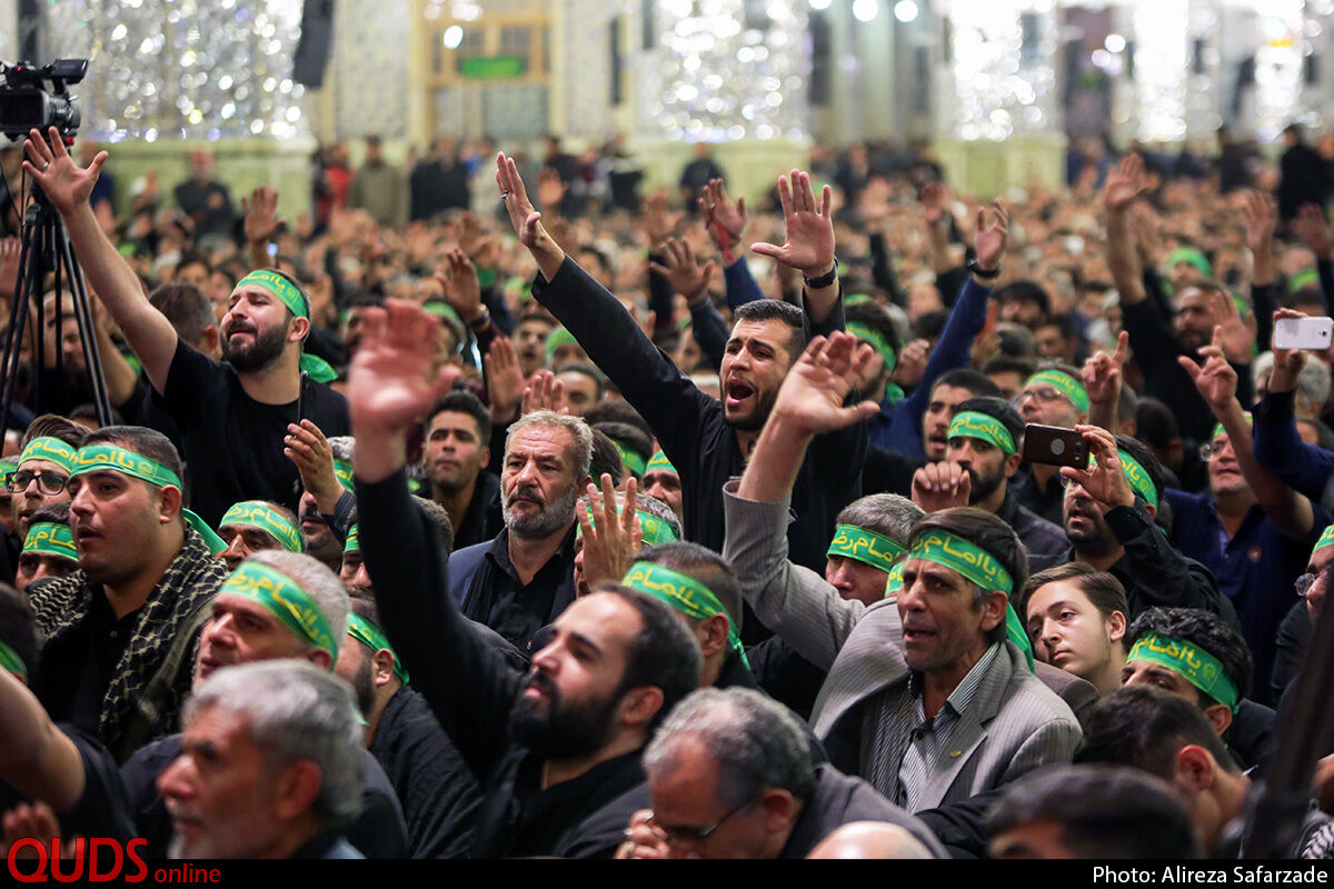 سوگ زائران حرم رضوی در ماتم شهادت یازدهمین امام شیعیان