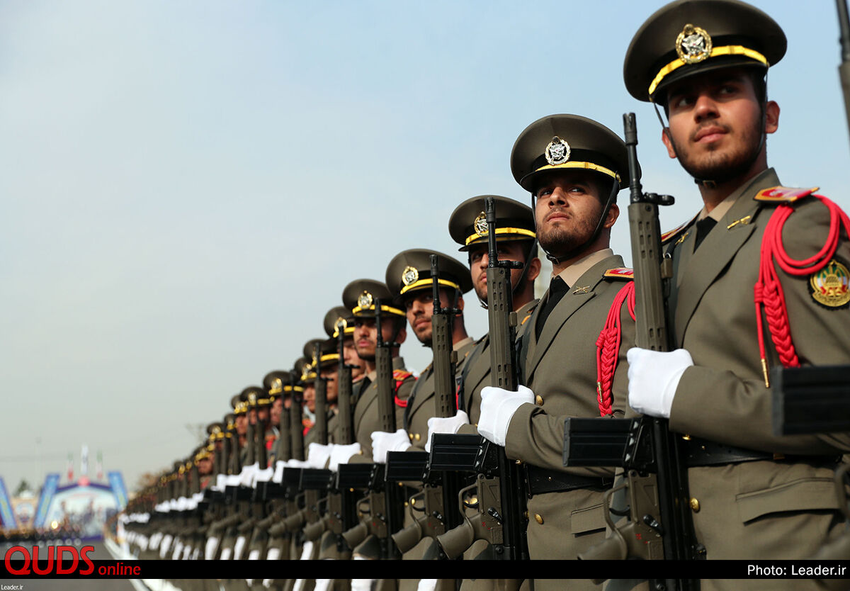 ارتش چه در جنگ و چه در صلح، پاسدار جان ایران است 
