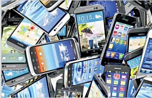 سارقان  ۱۱۰ فقره  گوشی‌ تلفن همراه در چنگ قانون 