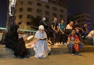 عراق| تظاهرات کارکنان عتبات مقدسه در کربلا/ شب آرام پایتخت و کاهش ساعات منع آمد و شد+تصاویر
