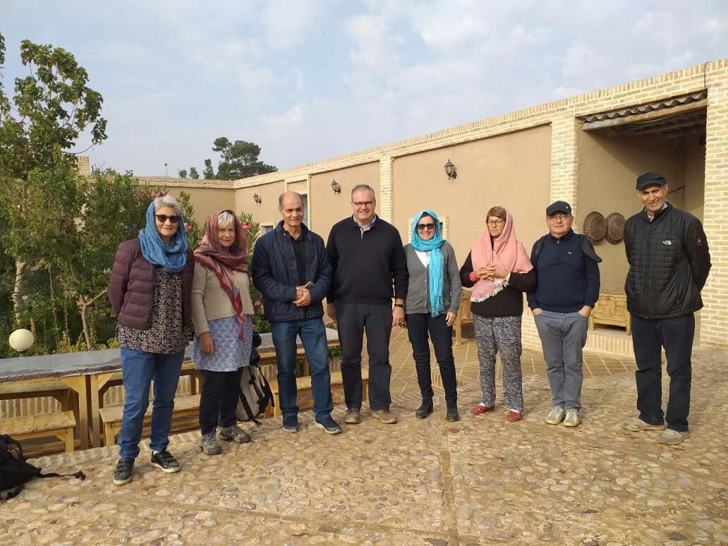 بازدید گردشگران اروپایی از مزارع زعفران خواف - قدس آنلاین | پایگاه خبری -  تحلیلی