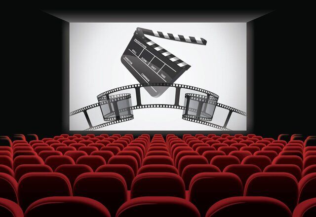پخش فیلم های سینمایی توسط سینما سیار در سرخس 
