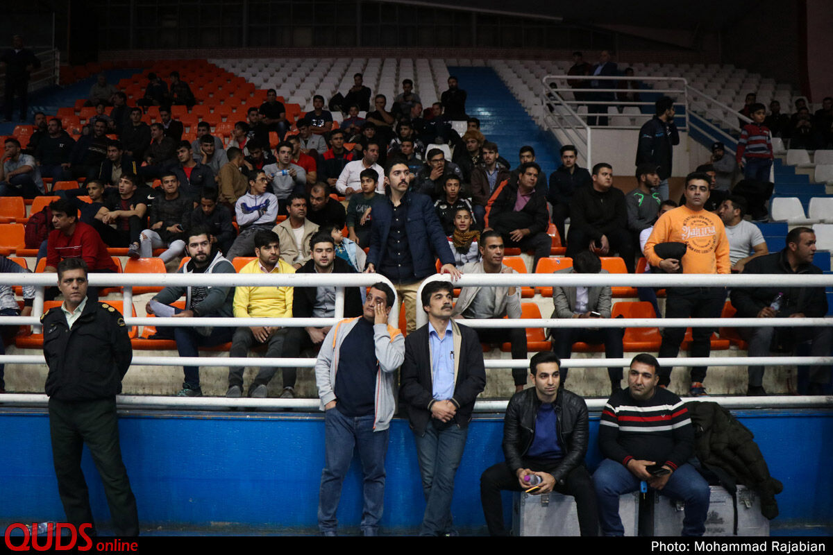 دیدار معوقه هفته سوم از دور رفت لیگ برتر کشتی آزاد در سالن شهید بهشتی مشهد