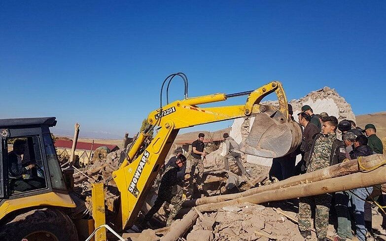 ۷۰۰ واحد مسکونی در مناطق زلزله زده آواربرداری شد