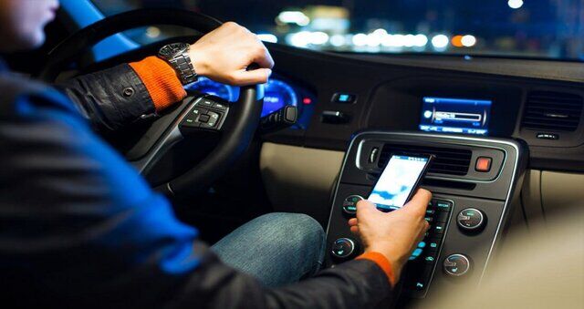 اعمال قانون ۲۹ هزار راننده متخلف که از تلفن همراه استفاده می کردند